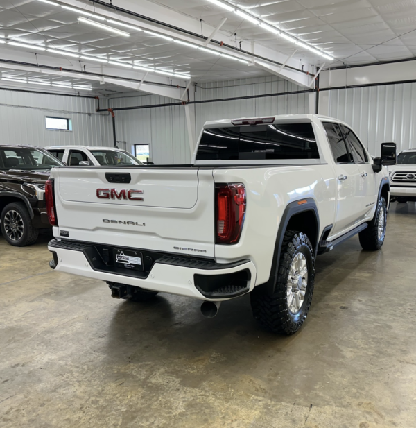 2021 GMC Sierra 2500hd Denali - Image 4