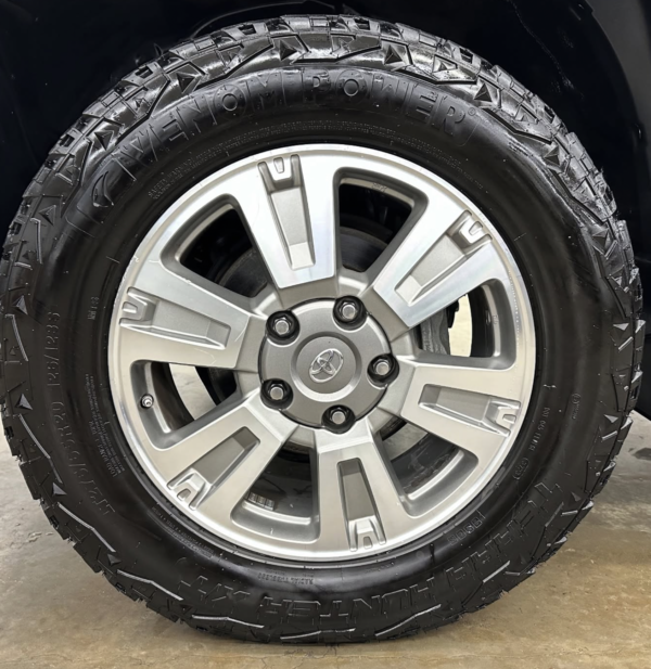 2017 Toyota Tundra Platinum 4WD - Image 7